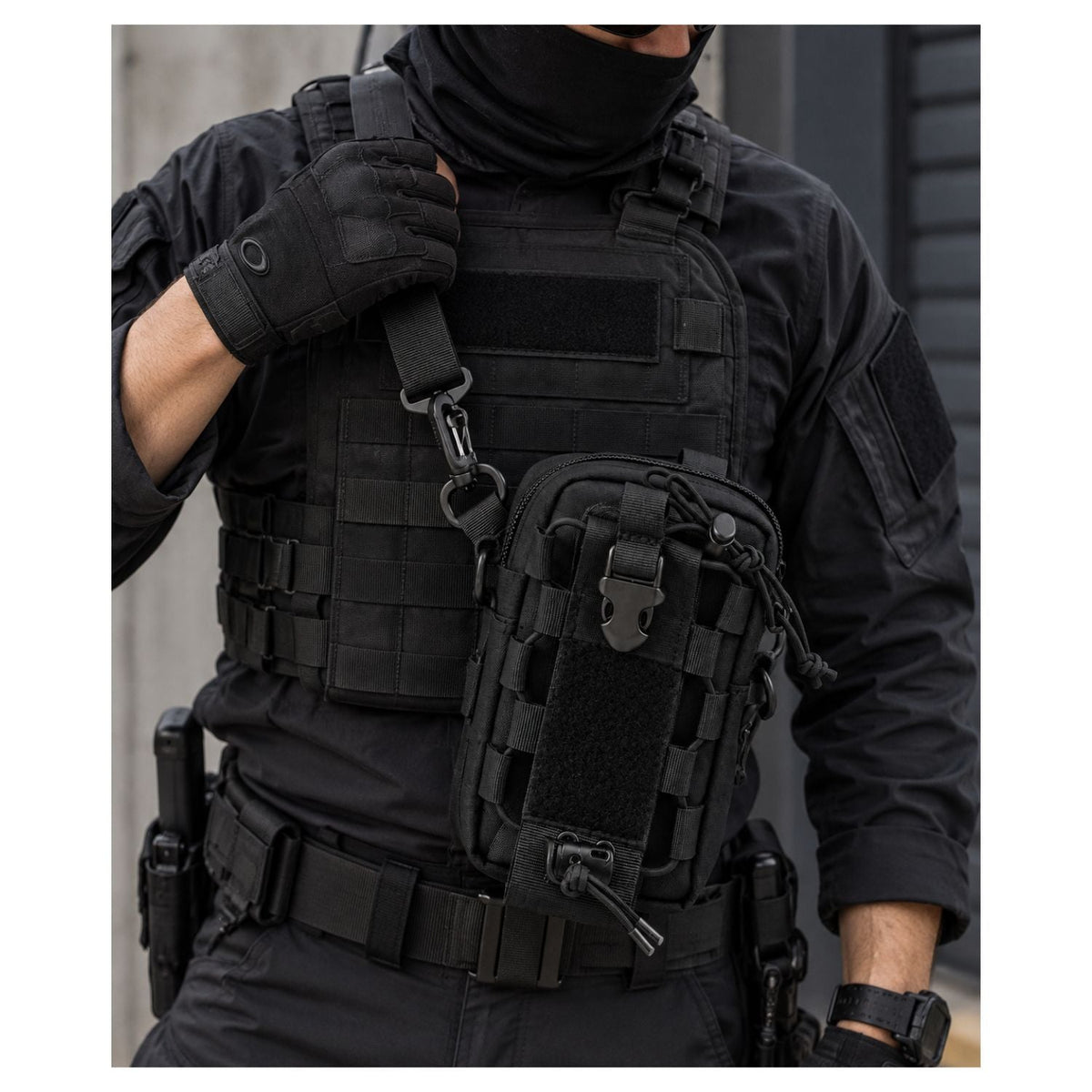 Bolsa táctica de hombro con sistema MOLLE, velcro y correa desmontable - foto 5