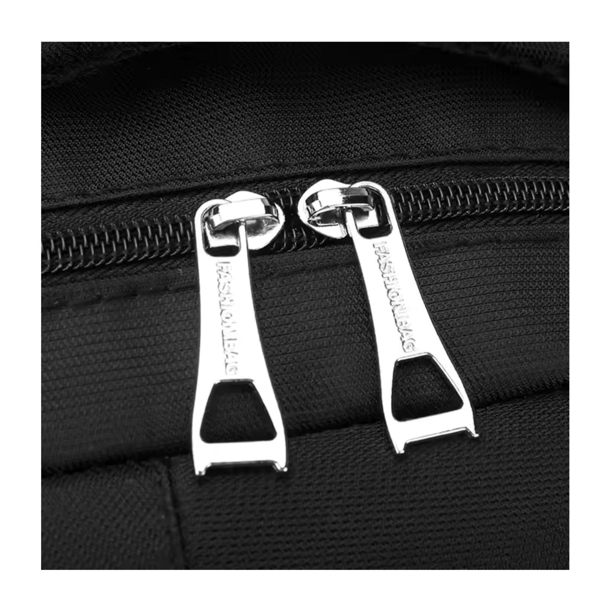 Mochila impermeable de 22 litros con espacio para laptop y porta botellas - foto 3
