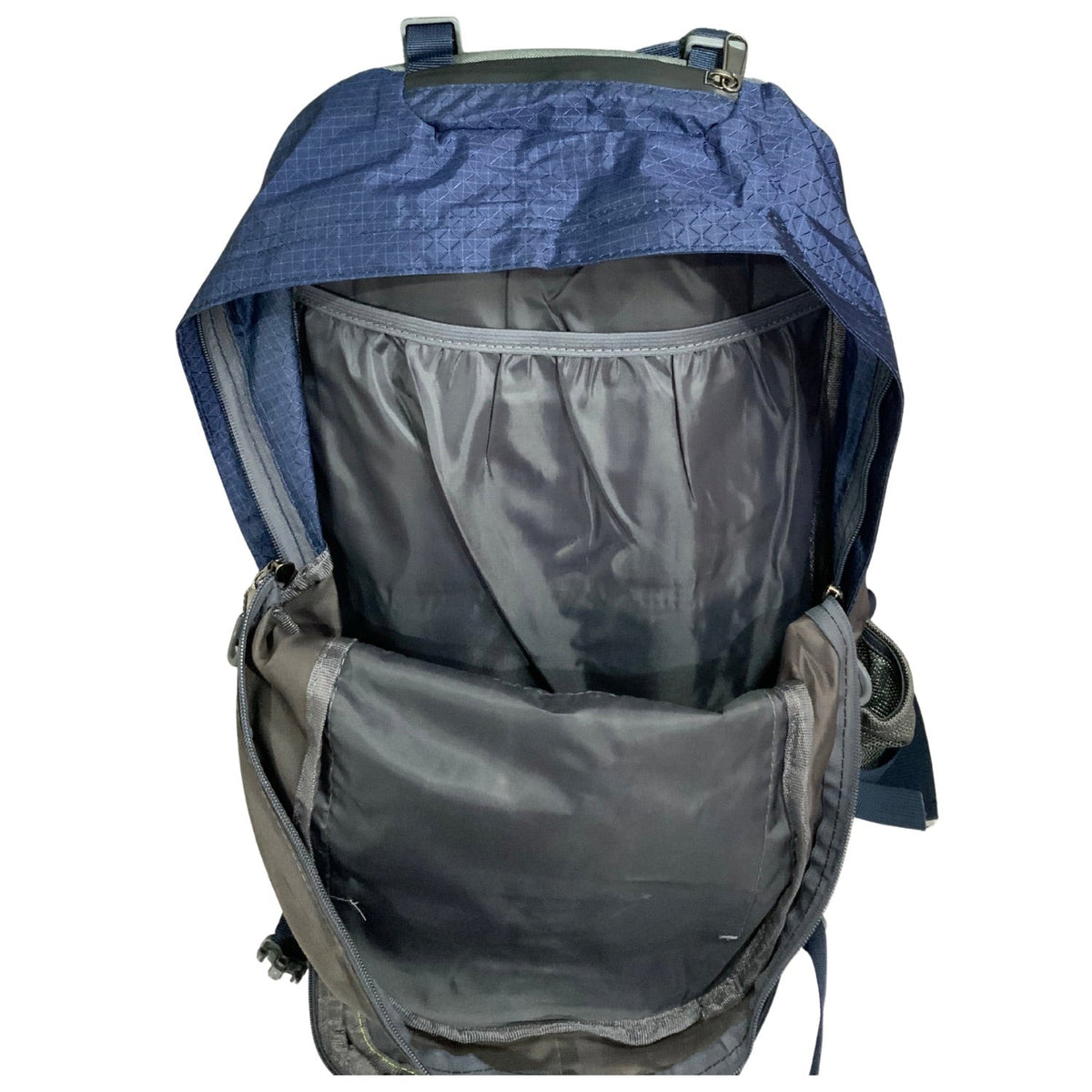 Mochila de senderismo de 40 litros con respaldo de malla y silbato en el pecho - foto 5