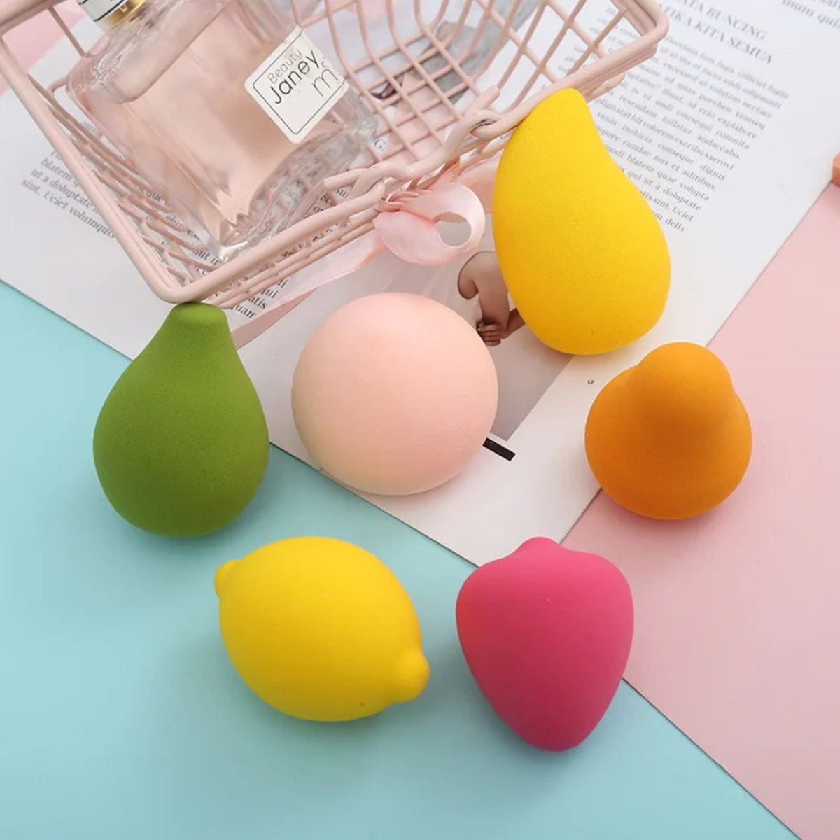 Aplicador de maquillaje con forma de fruta, color surtido