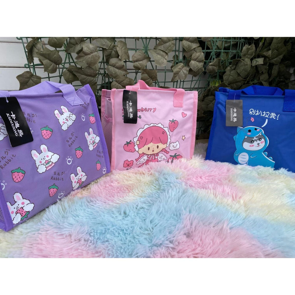 Bolsa multiusos impermeable de 21 x 25 x 14 cm, modelo y color al azar - foto 2