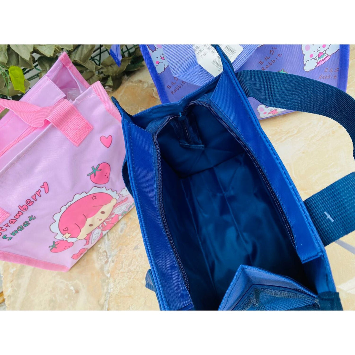 Bolsa multiusos impermeable de 21 x 25 x 14 cm, modelo y color al azar - foto 3