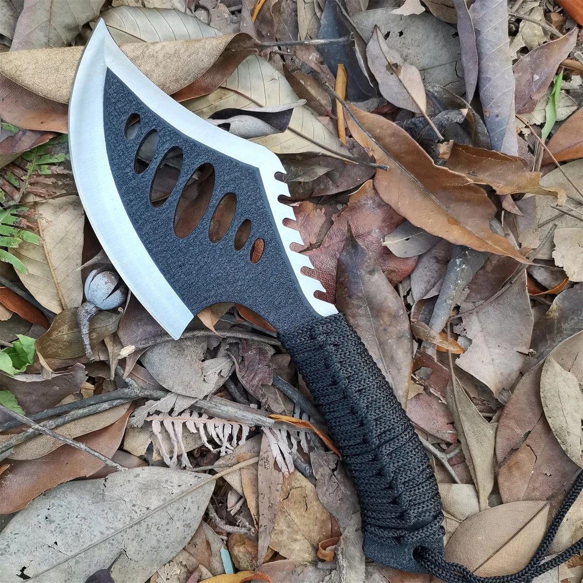 Hacha con mango de paracord, modelo JF724