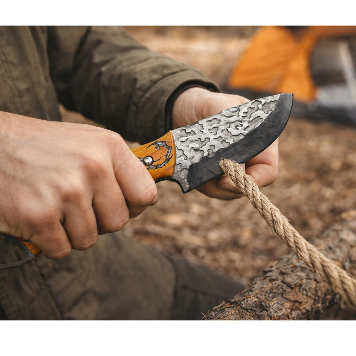 Cuchillo artesanal de hoja fija con mango de madera grabado y funda - foto 4