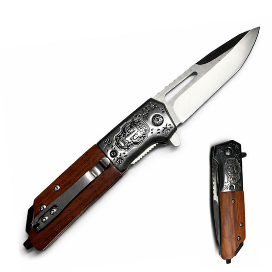 Navaja plegable con calavera grabada, mango de madera y clip