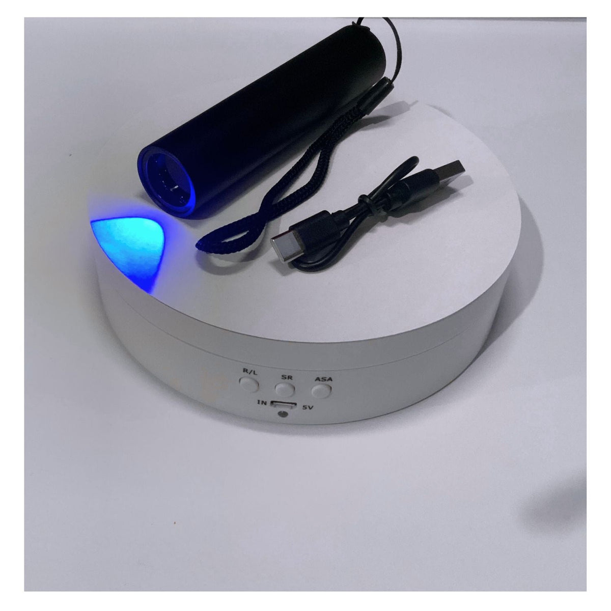 Mini lámpara de luz UV con filtro negro, recargable USB-C y correa - foto 2