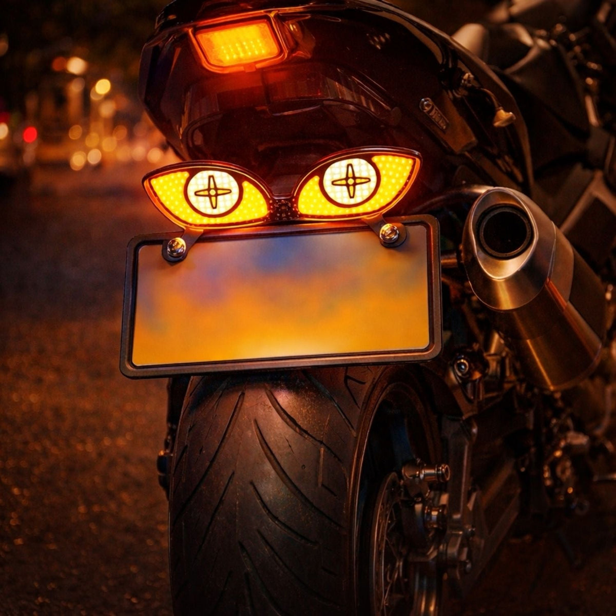 Porta placa LED universal para moto con diseño de ojos y varios modos - foto 4