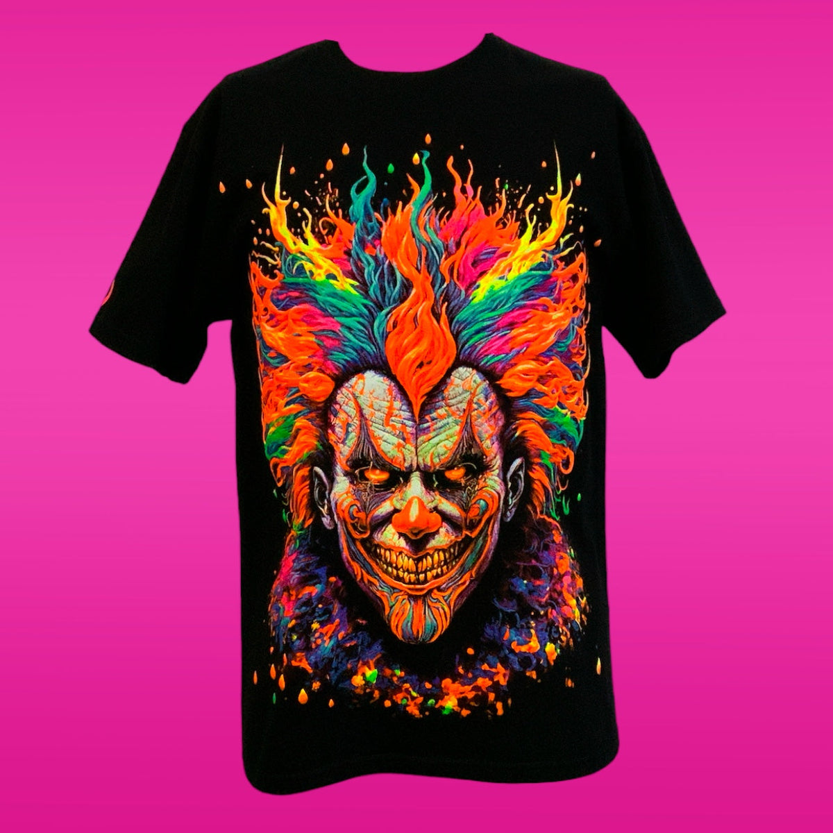 Playera neón luz negra con estampado en relieve y pulsera - foto 3