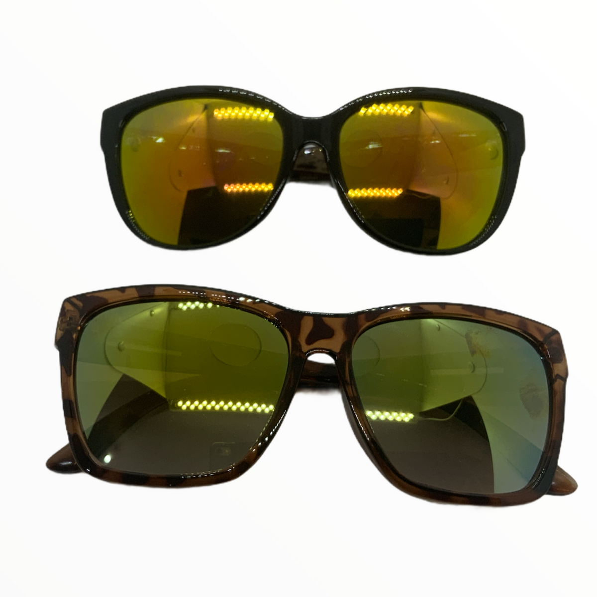Lentes de sol para dama con armazón redondo y detalle de filigrana - foto 3