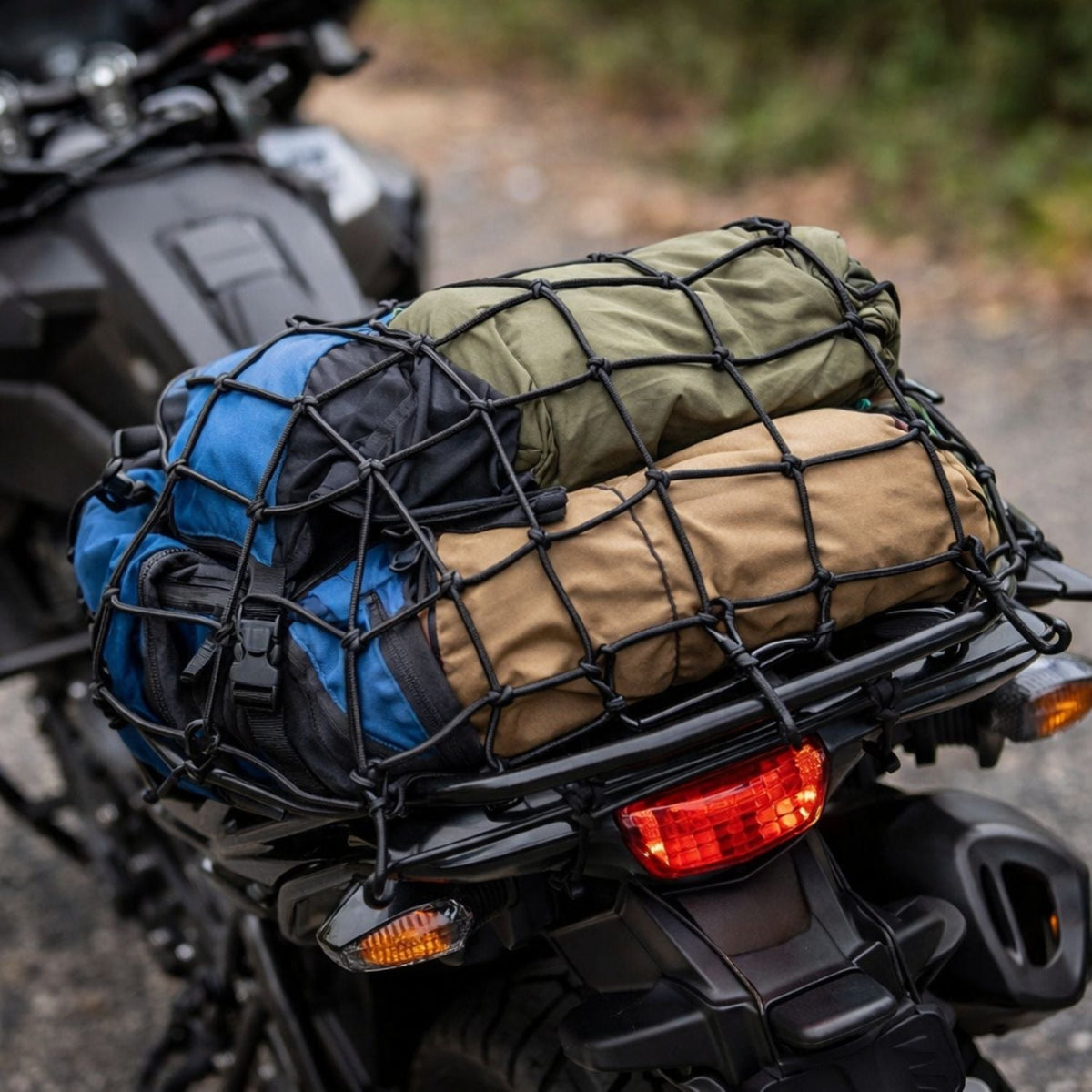 Red elástica tipo pulpo para asegurar equipaje en moto - foto 3
