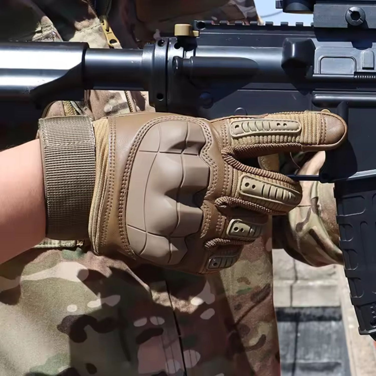 Guantes táctiles de cinco dedos con placas en nudillos y palma acolchada - foto 3