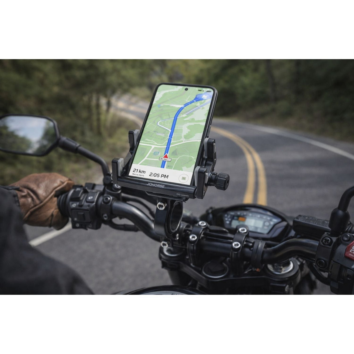 Soporte de celular antivibración con giro 360° para manubrio de moto y bici - foto 4