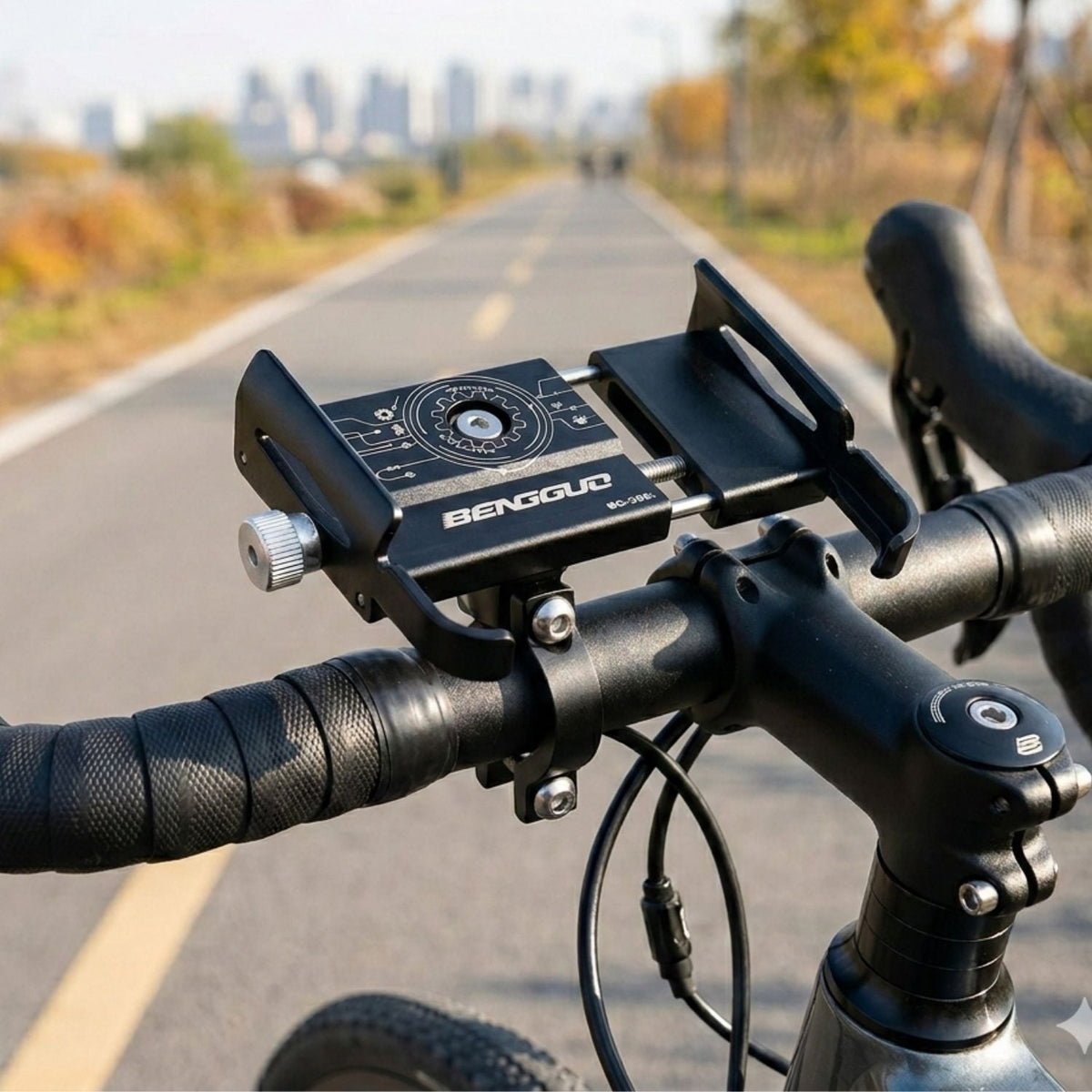 Soporte metálico de celular para moto y bicicleta, antivibración y ajustable - foto 5