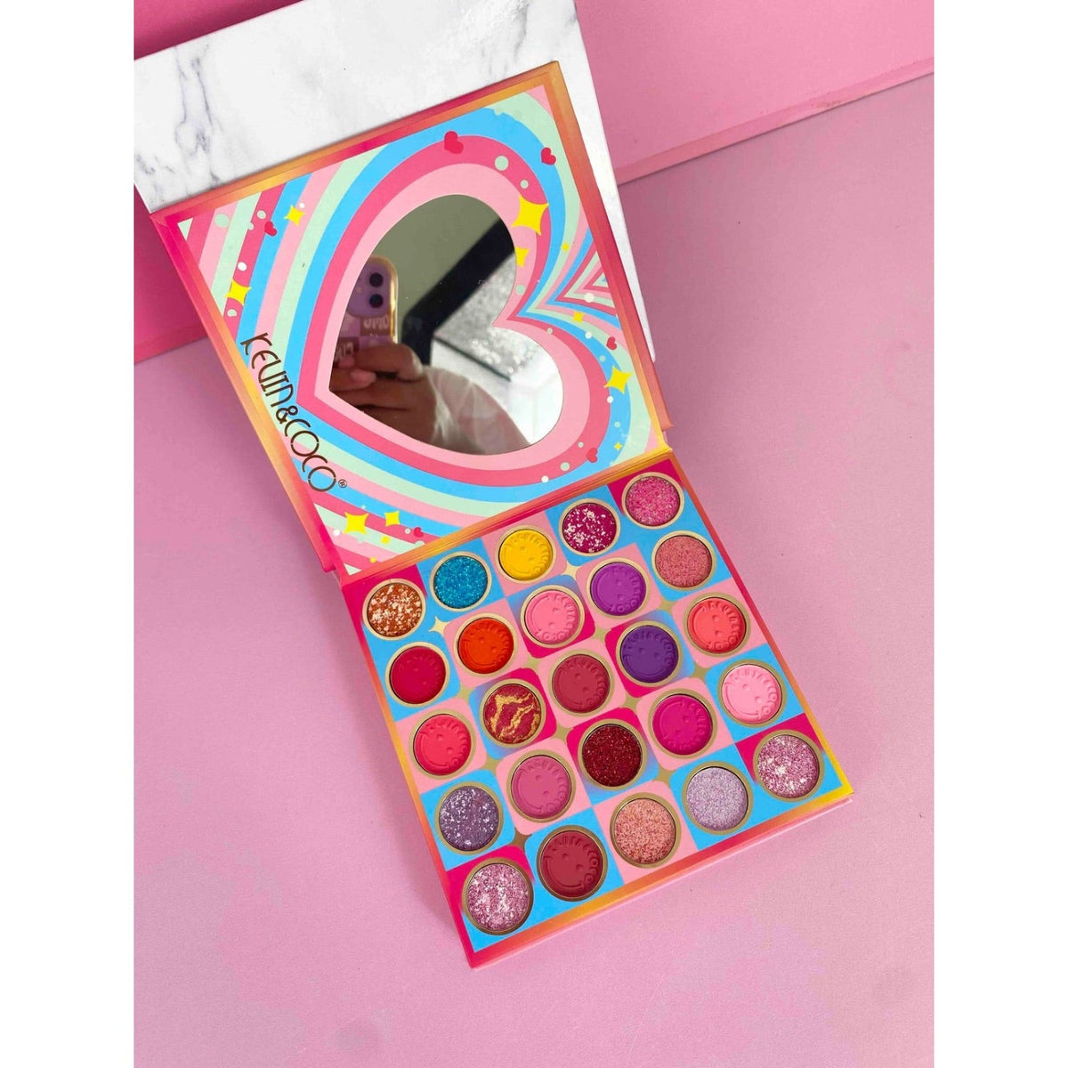 Paleta de sombras LOVE con 59 colores - foto 2