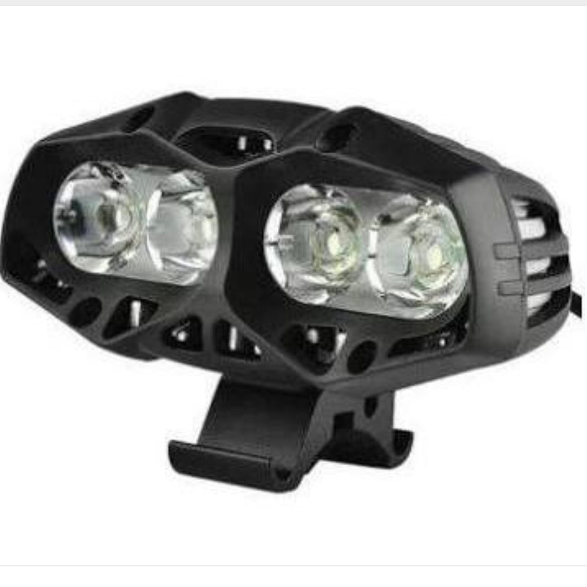 Lámpara recargable para bicicleta de 3000 lúmenes con cuatro LED