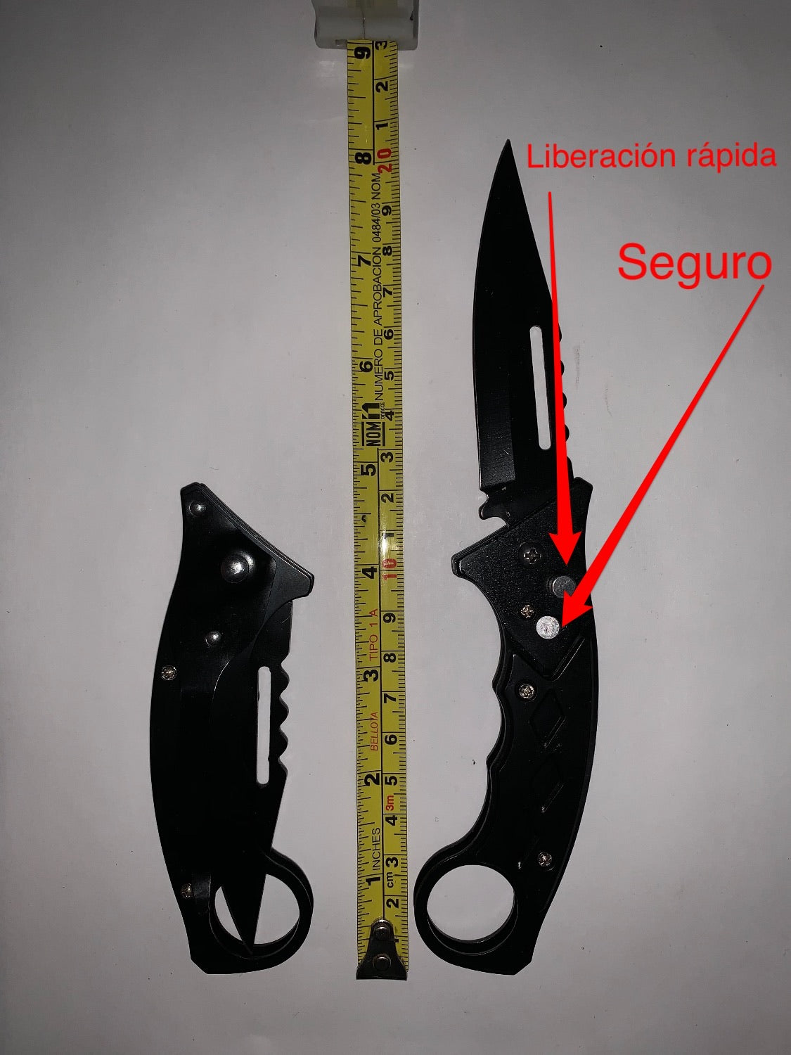 Navaja karambit de 21 cm con clip y botón de liberación rápida WK888