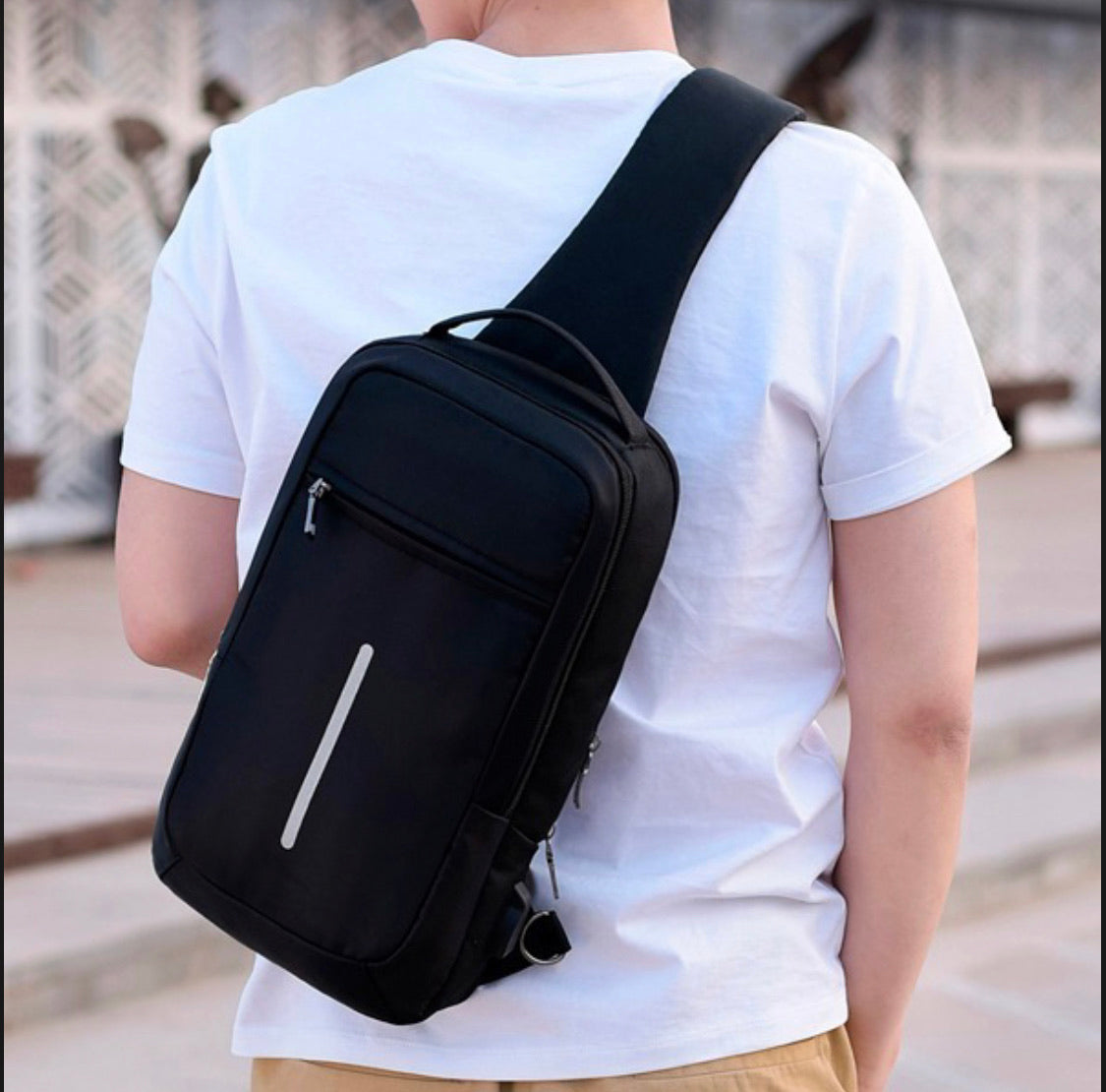 Mochila pechera antirrobo con puerto USB y cable integrado VE645 - foto 12