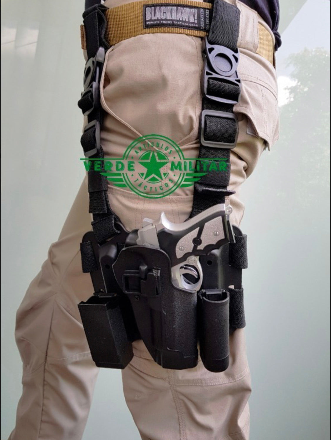 Holster de piernera rígida con portacargador y porta linterna - foto 7