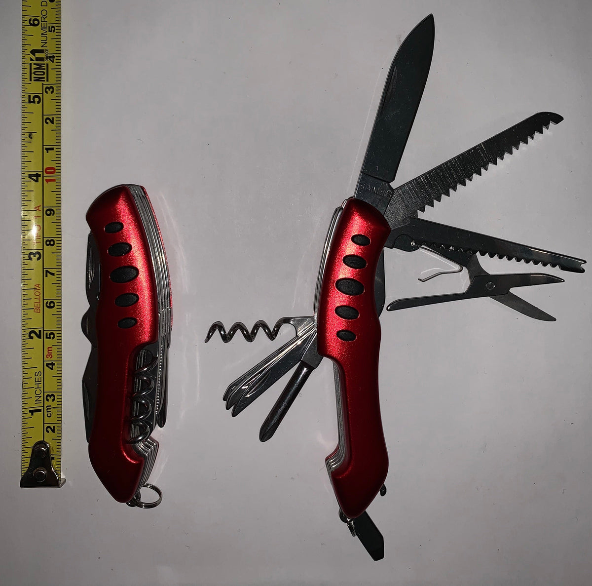 Navaja 11 en 1 de 16 cm con aro de llavero en rojo o azul WG511