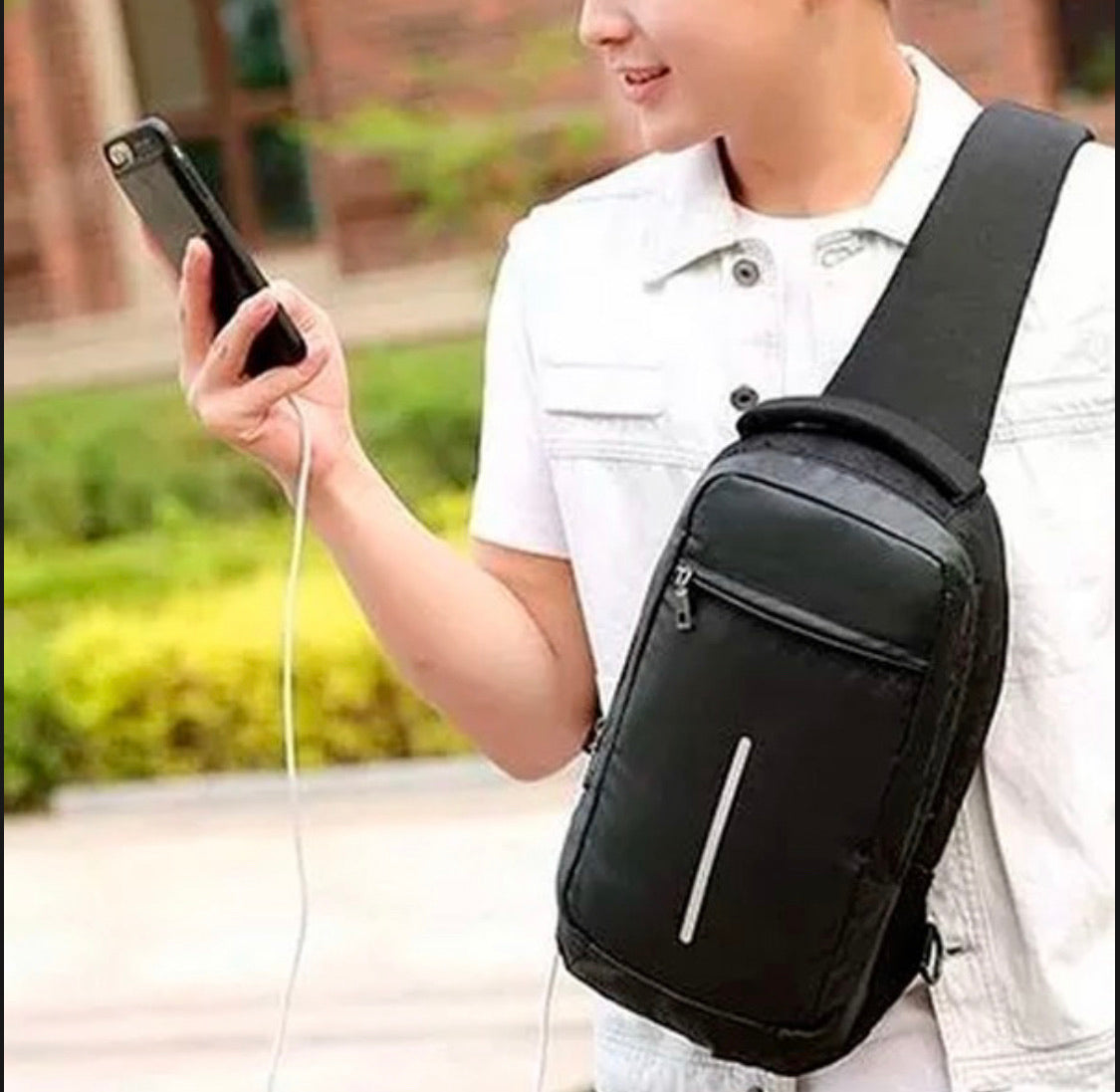 Mochila pechera antirrobo con puerto USB y cable integrado VE645 - foto 10