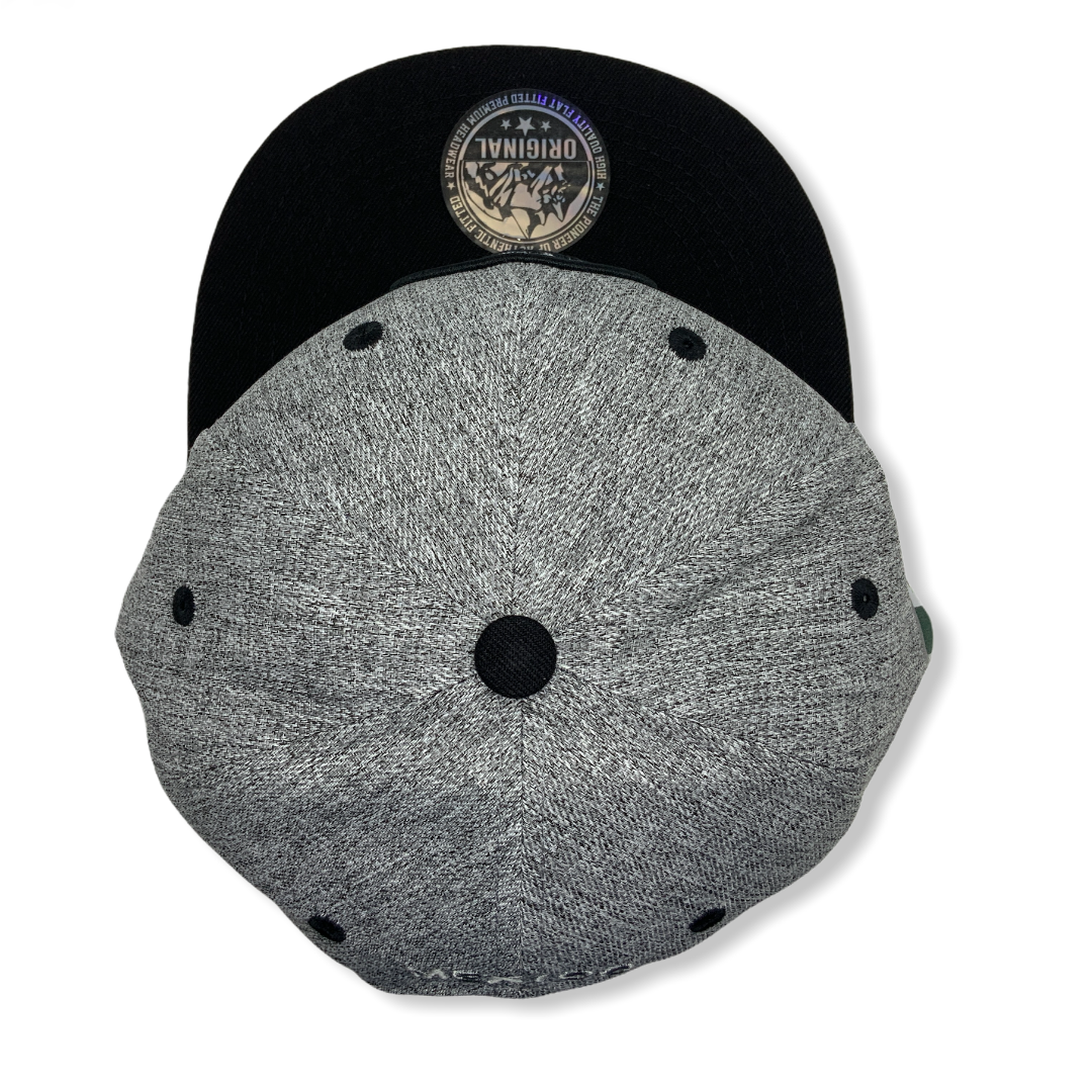 Gorra bordada con escudo nacional, ajuste de velcro, en 3 combinaciones - foto 3