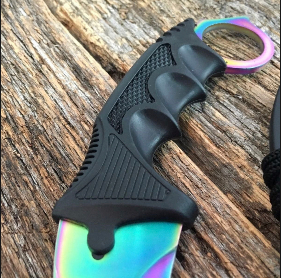 Cuchillo karambit de hoja fija color tornasol con funda - foto 3