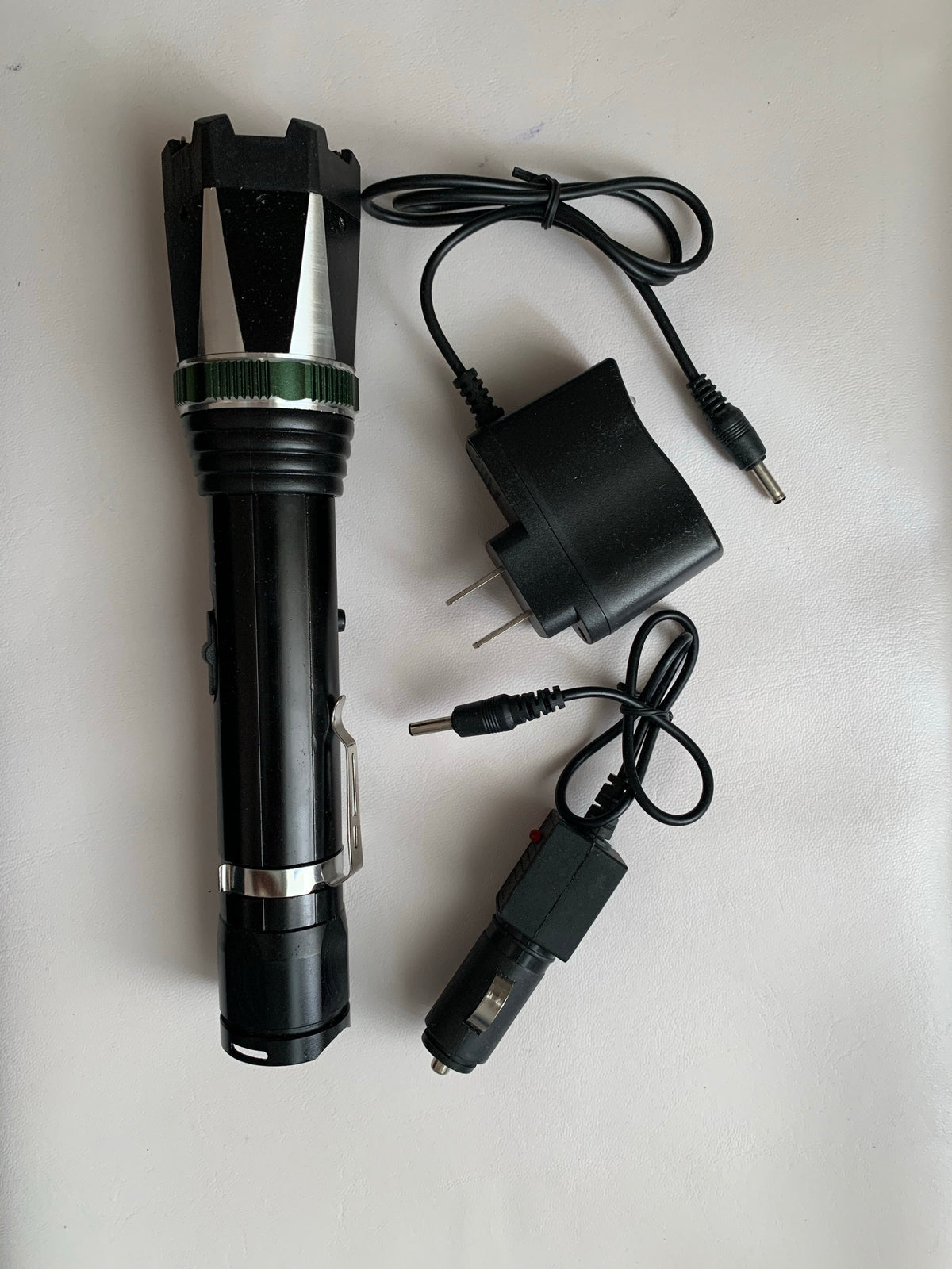 Lámpara 2000 lm con zoom y descarga eléctrica, pila 18650 modelo 6610B