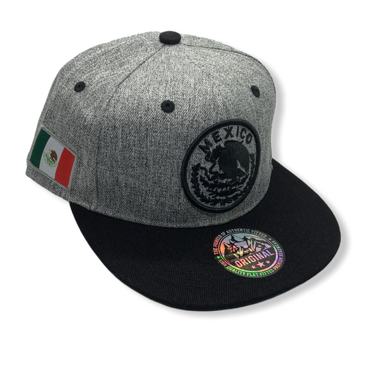 Gorra bordada con escudo nacional, ajuste de velcro, en 3 combinaciones