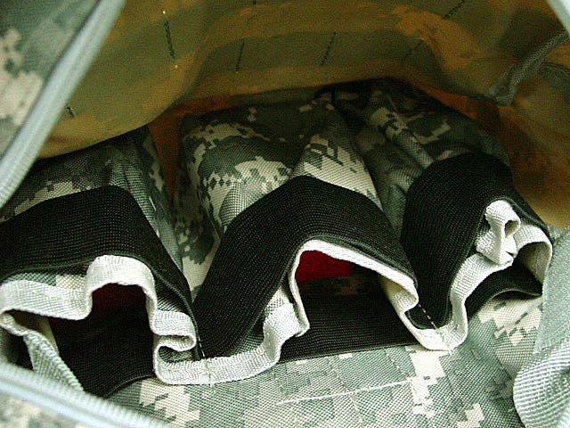 Piernera impermeable con Molle para cartuchos y accesorios - foto 5